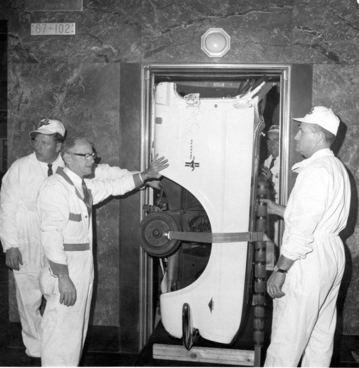 the-mustang-atop-the-empire-state-building-03