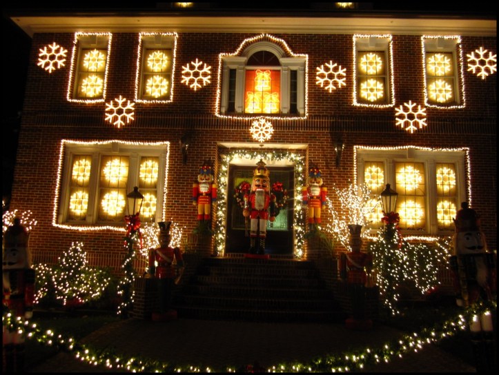 Decoración navideña en Dyker Heights08