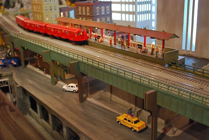 Grand Central Holiday Train Show03