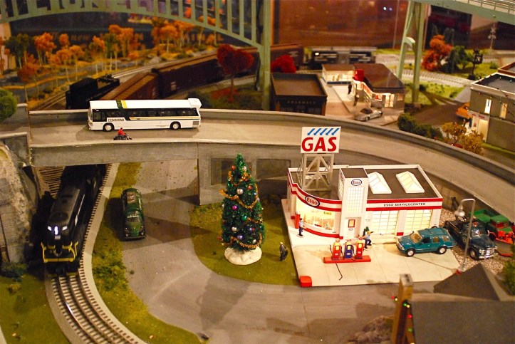 Grand Central Holiday Train Show05