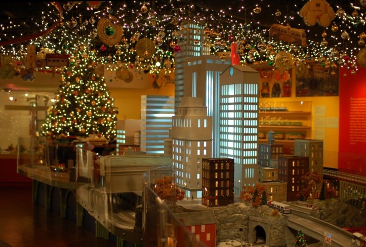 Grand Central Holiday Train Show08