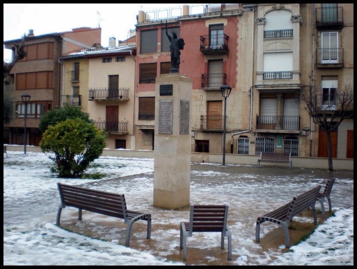 Estatua de la Libertad - Cenicero (La Rioja)