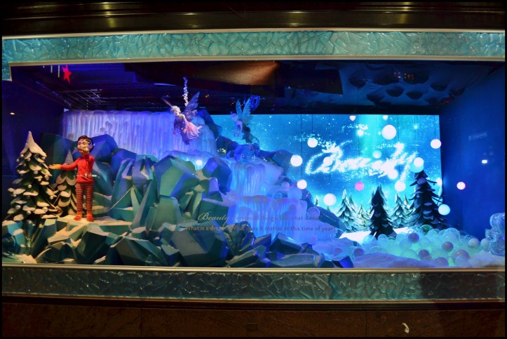 Macy's 2013 Holiday Show Window002