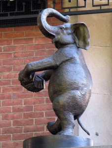 Elefante Reloj Delacorte