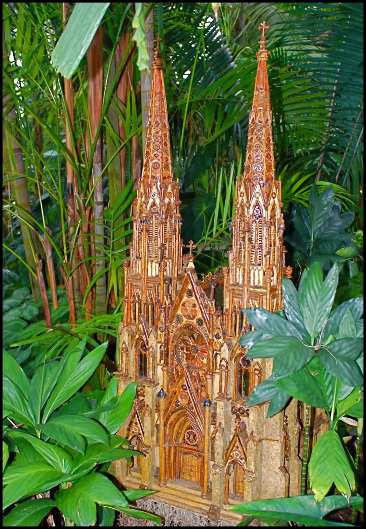 new-york-botanical-gardens-holiday-train-show-003