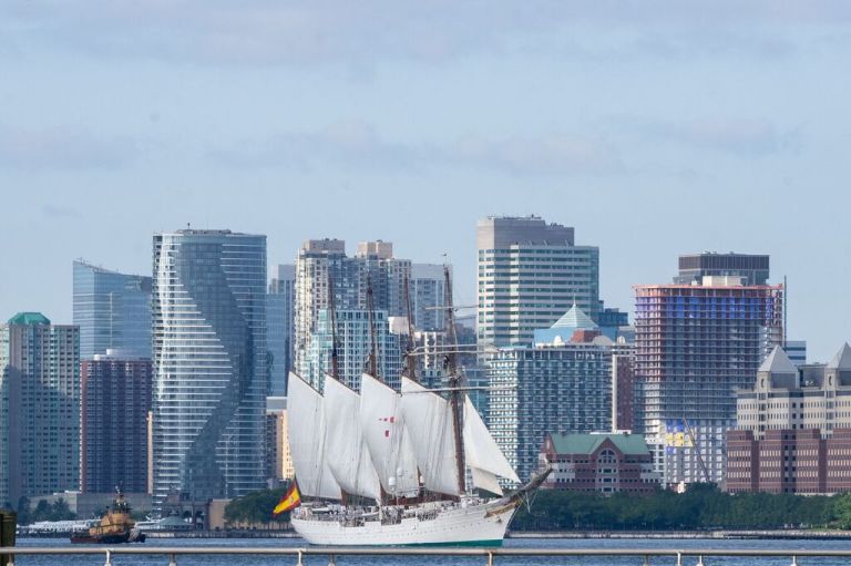 el-buque-escuela-juan-sebasti-n-de-elcano-de-nuevo-en-nueva-york